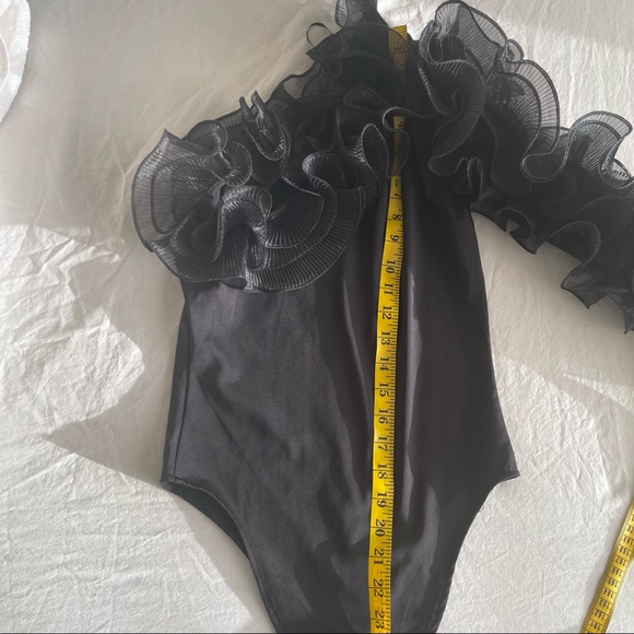 Zara Limited Edition Black BodySuit One Shoulder with Frills Size Medium New - Picture 4 of 5